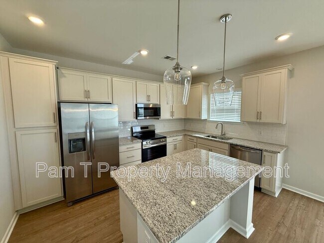 Building Photo - 103 Peabody St