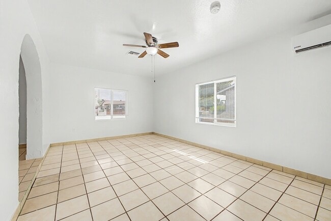 Building Photo - 3 bedroom home!