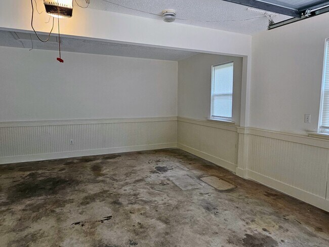 Building Photo - 1151 Hunter Trail