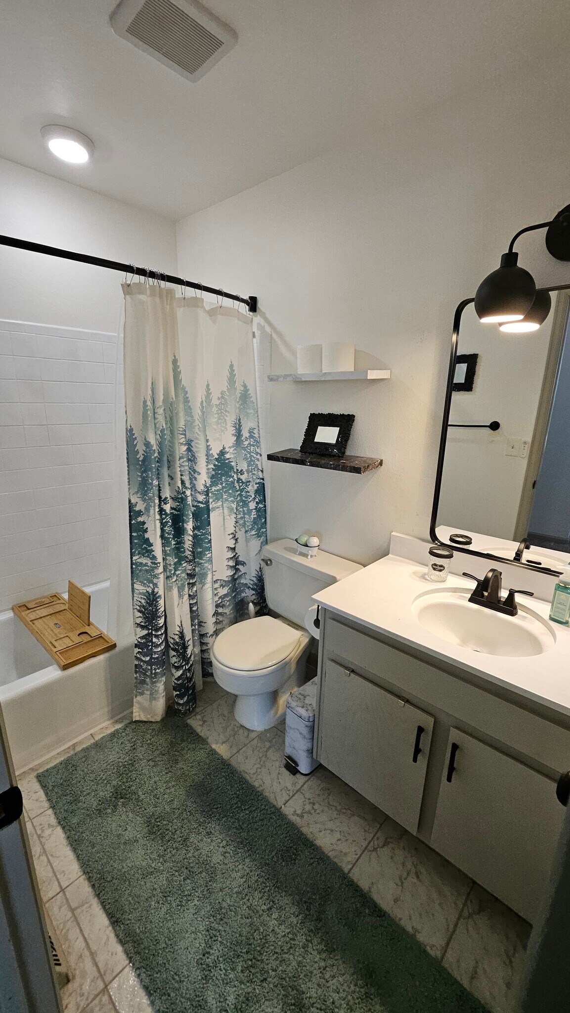 Building Photo - 12948 W Virginia Ave