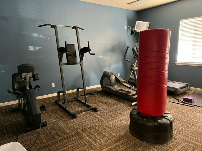 Building Photo - 956 W 580 S