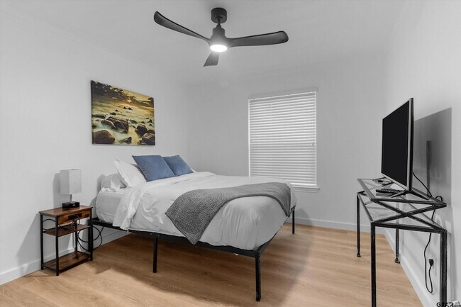 Building Photo - 10801 Harvestwood Drive