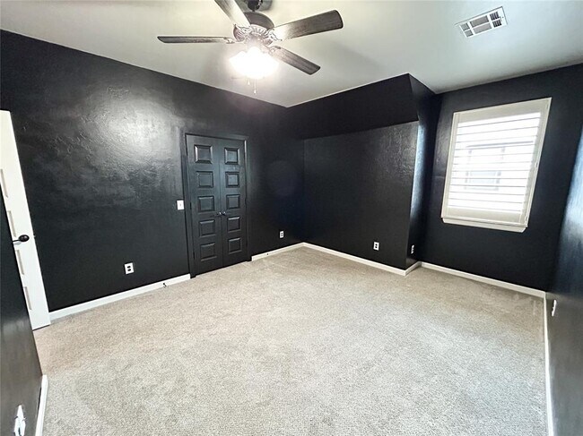 Building Photo - 8201 Crew Ln