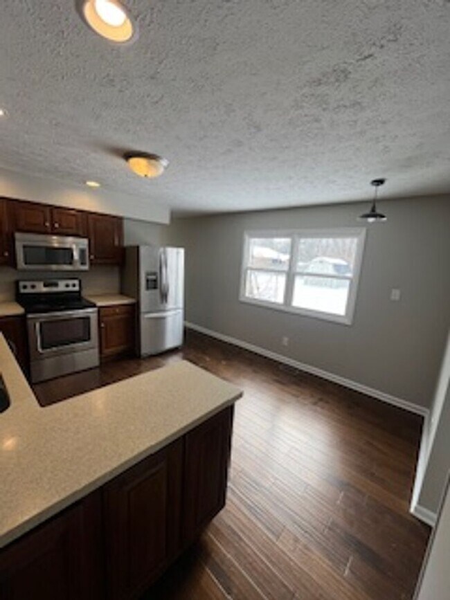 Building Photo - Sycamore Knolls: Comfort, Space & Convenience on Bloomington's East Side