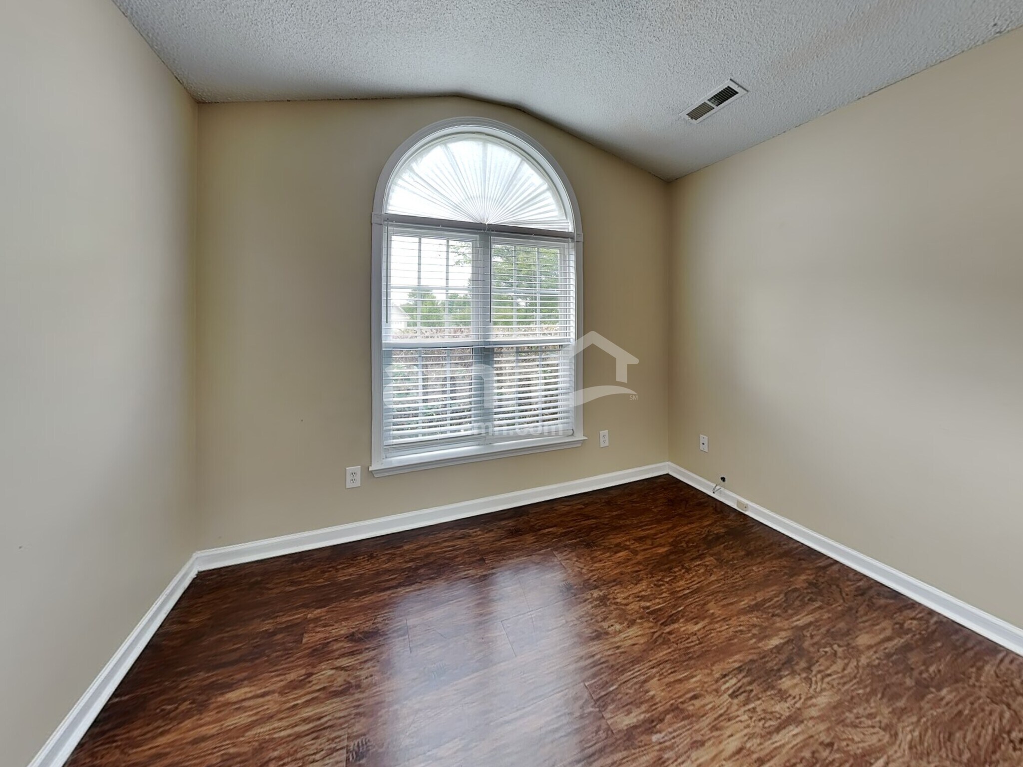 Building Photo - 301 Kingfisher Dr