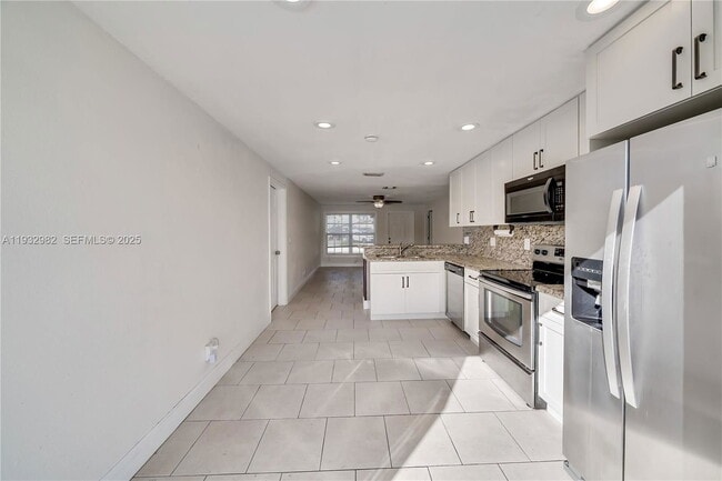 Building Photo - 5900 N Farragut Dr