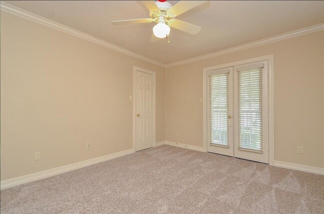 Building Photo - 1573 W Sam Houston Pkwy S