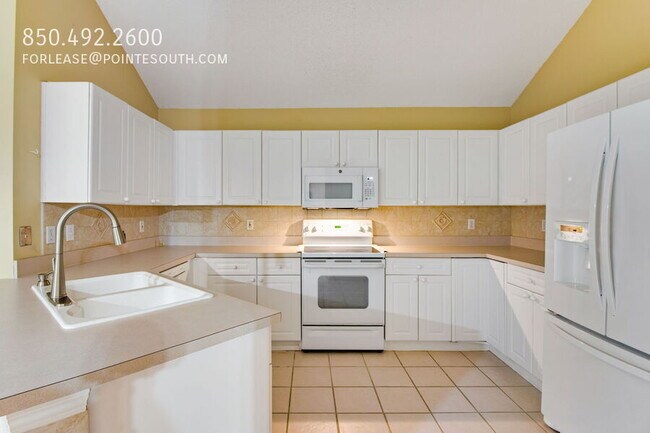 Building Photo - 366 Bay Tree Dr