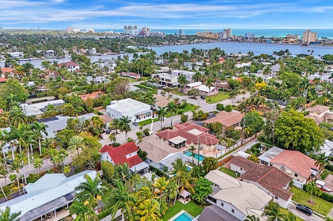 Building Photo - 1018 Adams St