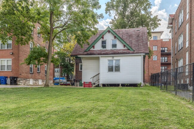 Building Photo - 6415 Cates Ave