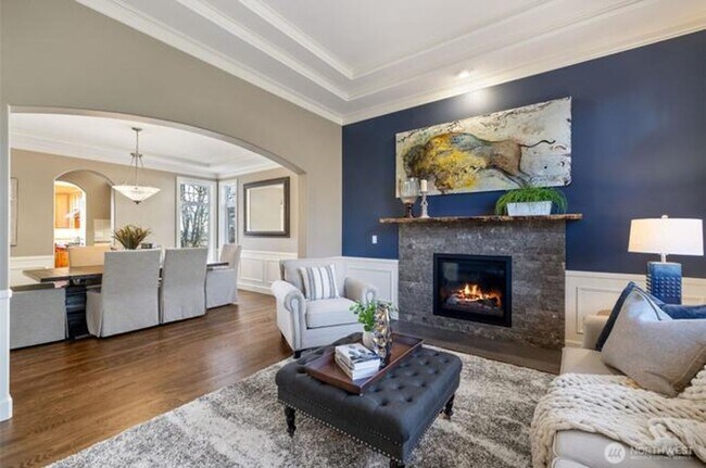 Building Photo - Luxury Living in sought after Sterling Woods