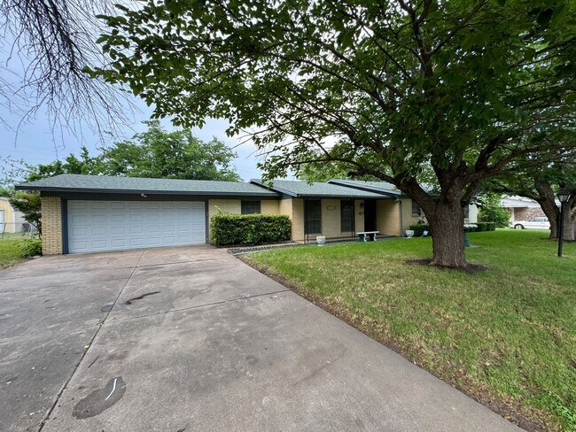 Building Photo - 4-Bedroom House for Rent in Killeen