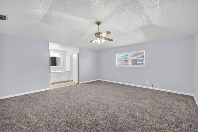 Building Photo - 3700 Monclair Ave