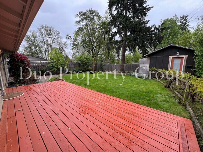 Building Photo - Edgewood South Eugene Home