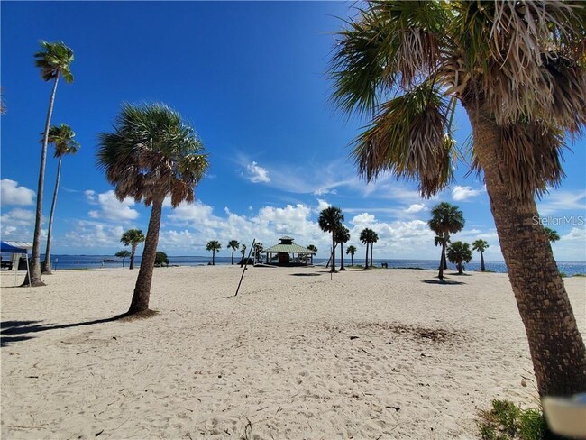 Building Photo - 1682 Seascape Cir