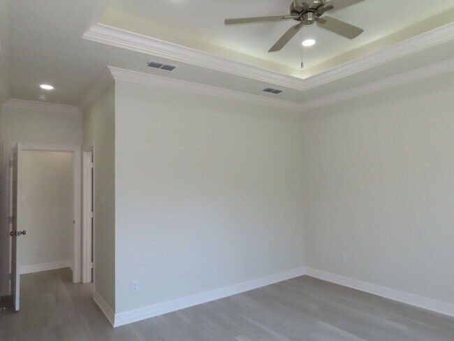 Building Photo - Luxurious, Built in 2024!  3 Bedroom, 2 Ba...