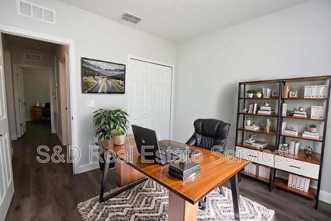 Building Photo - 525 Albatross Dr