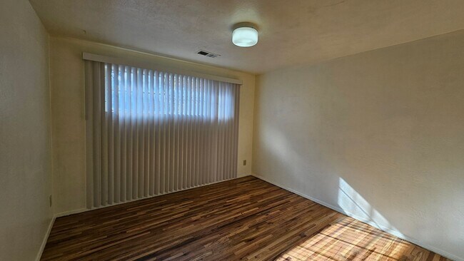 Building Photo - Louisiana Blvd SE-845