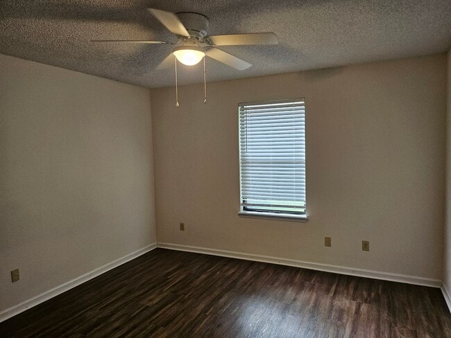 Building Photo - 1338 Delaware Pl