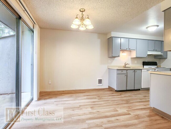 Building Photo - 1372 NE 186th Ave