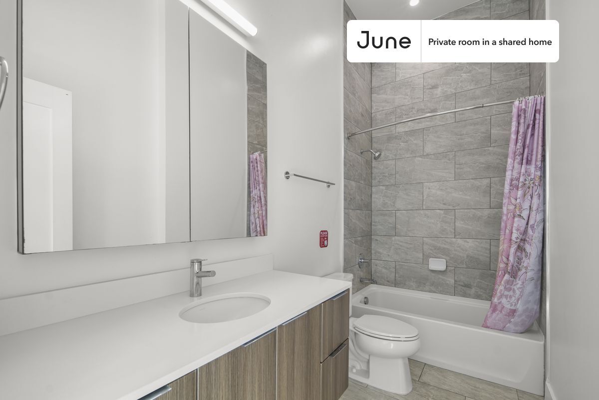 Building Photo - Room in Shared 3 bed/2 bath home in Dupont Circle