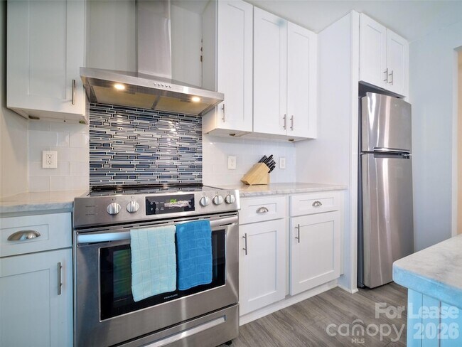 Building Photo - 2515 Thornton Rd