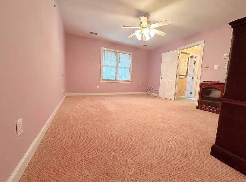 Building Photo - 100 Steep Bank Dr