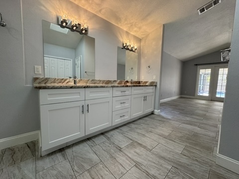 Master Bedroom Bath - 7644 Pointview Cir