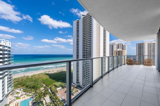 Building Photo - 3100 N Ocean Dr