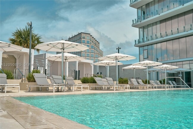 Building Photo - 300 Biscayne Blvd