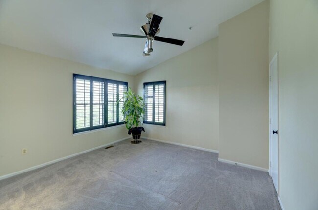 Master Bedroom - 6942 Malachite Pl