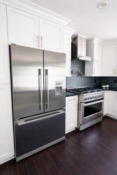 Building Photo - 19275 Cresthaven Ln