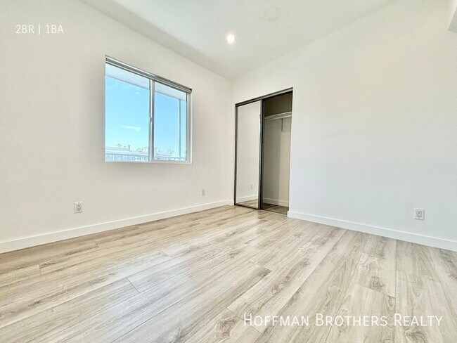Building Photo - 5732 Aldama St