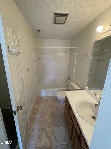 Building Photo - 720 Bishops Park Dr