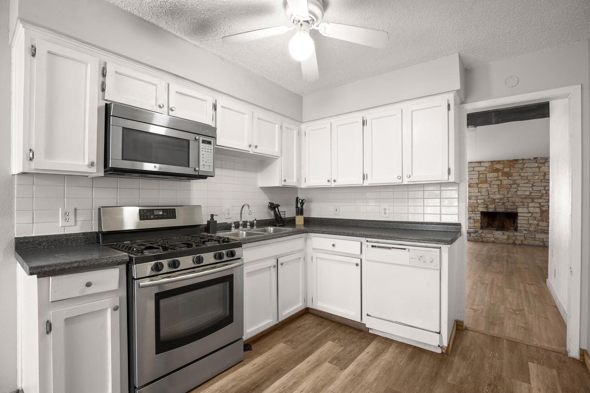 Building Photo - 5402 Brompton Cir