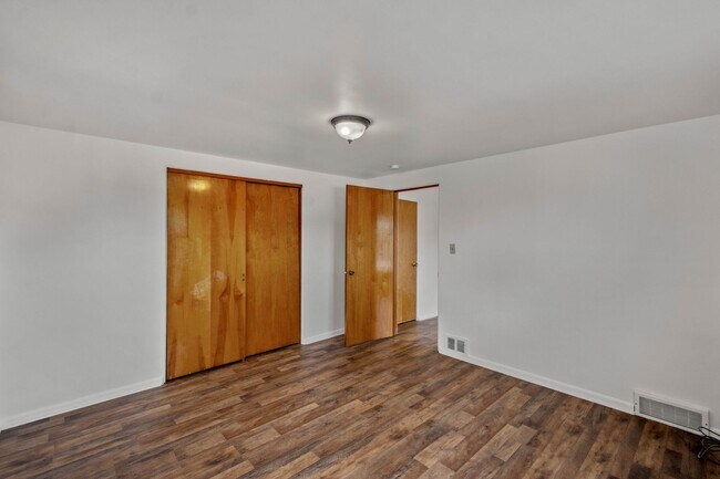 Building Photo - Beautiful 2 bedroom home in Pitcairn available August 15!