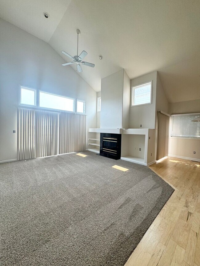 Building Photo - Stunning 4 Bedroom, 3.5 Bath with 3 car attached garage Home in Paragon Estates in Fort Collins, CO