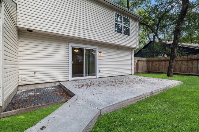 Building Photo - 11915 S Red Cedar Cir