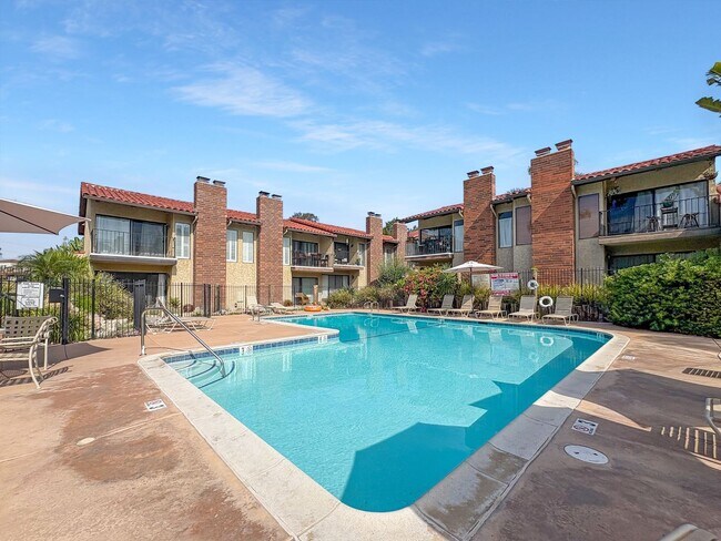 Building Photo - Great 1B/1.5BA + Den in Carlsbad!