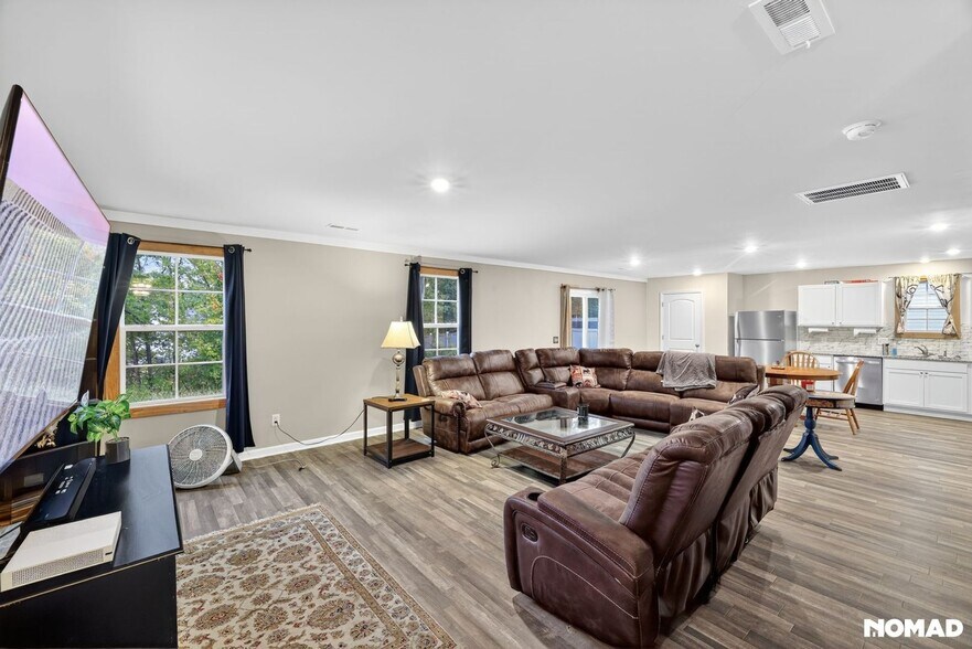 Building Photo - 629 Whitney Rd