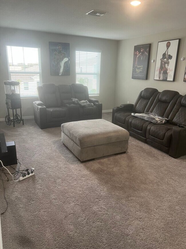 Building Photo - Spacious 5BR House in Winter Haven