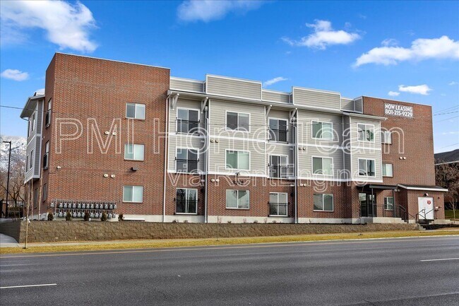 Building Photo - 3378 Washington Blvd