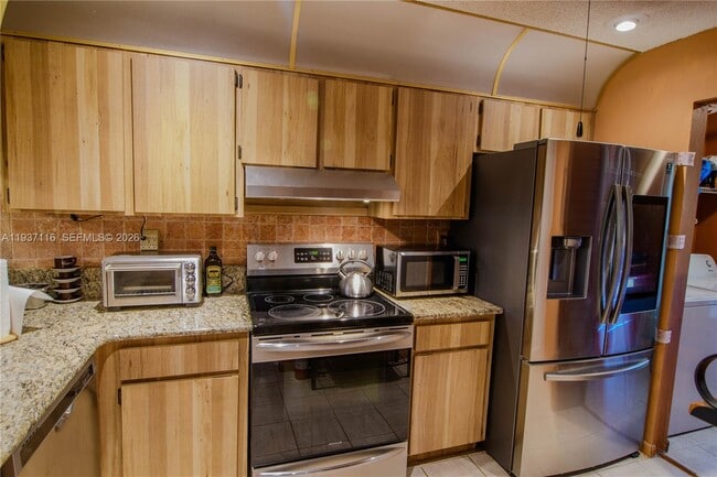 Building Photo - 8044 NW 41 Ct