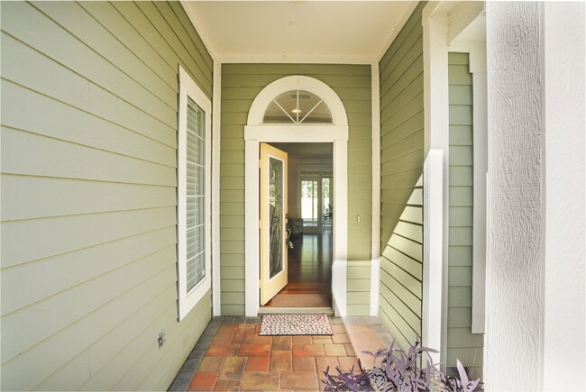 Building Photo - 34 Coburn Dr E