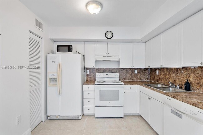 Building Photo - 13255 SW 88th Ln