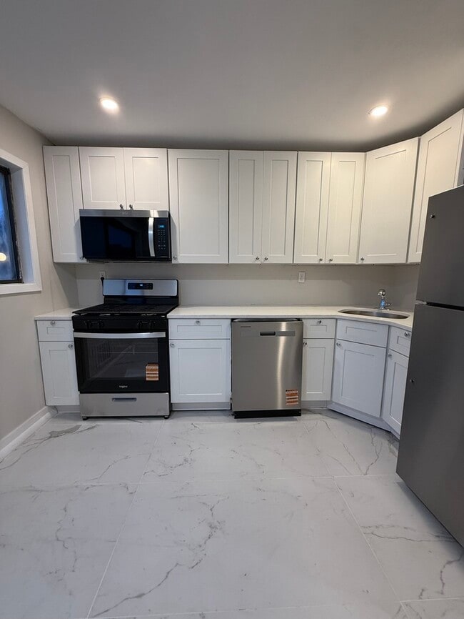 Building Photo - 440 Tall Oak Ln