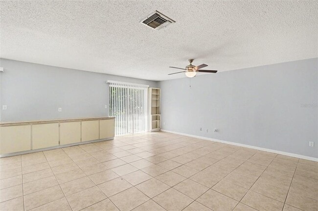 Building Photo - 10157 Bluff Ct