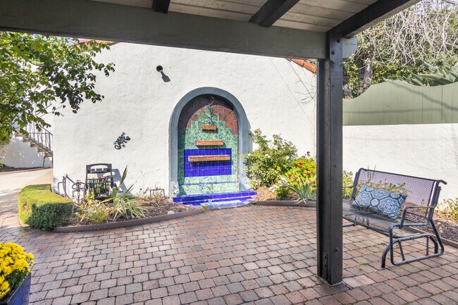 Building Photo - 2041 Fair Oaks Ave