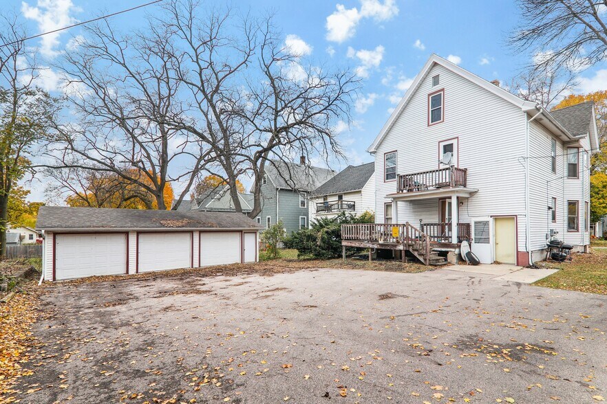 Building Photo - 1203 Vilas Ave