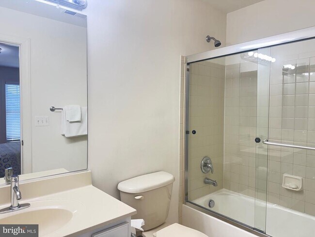 Building Photo - 5117 Sante Fe Ct